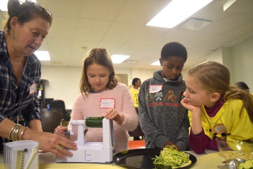 The founder of SNAP Urban Farm, Jacqui Roytman demonstrates how to make zucchini noodles.