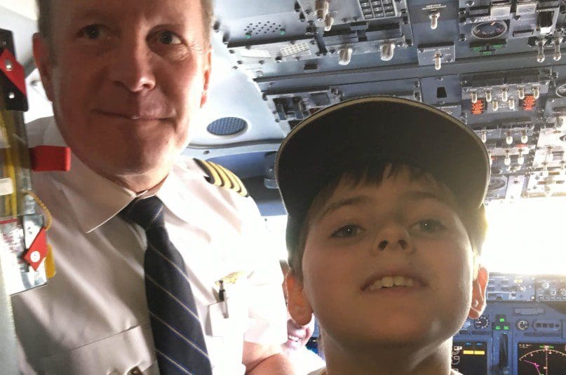 United Pilot Mike Neff with Varter VanOrden in the cockpit